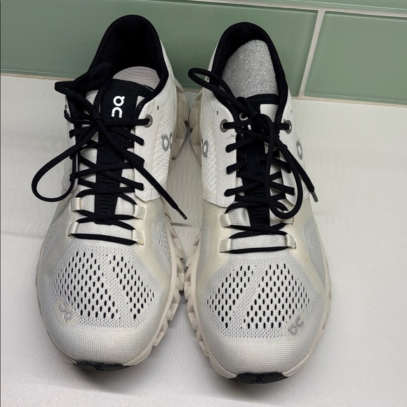 ON Cloud X lightweight Athletic Shoes - Picture 7 of 11